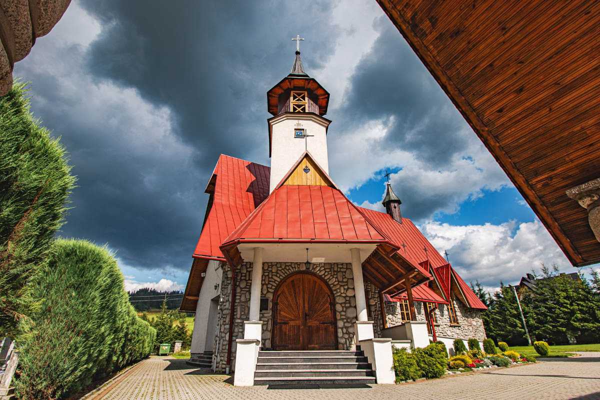 Kościół w Czarnej Górze – Parafia Jurgów